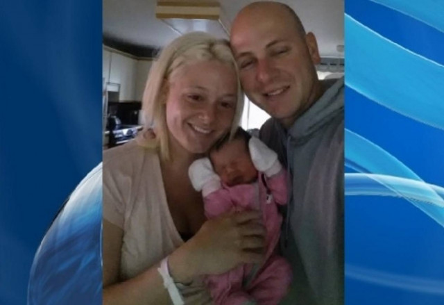 Ντύθηκε νοσοκόμα και απήγαγε μωρό ! (βίντεο)