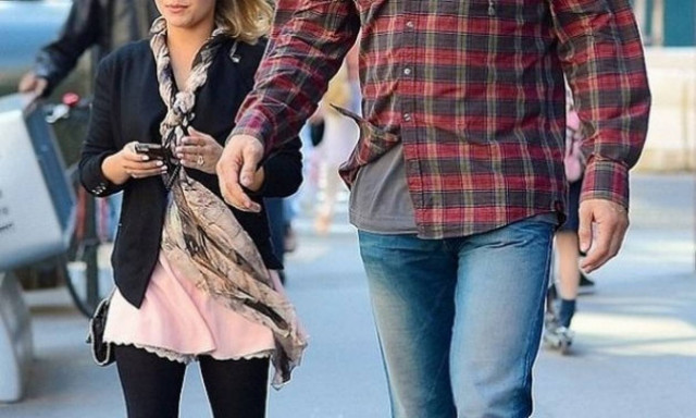 Είναι από τα πιο αγαπημένα ζευγάρια της σόουμπιζ και περιμένουν παιδί!