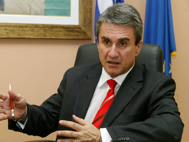 Α. Λοβέρδος: Δημοσίως διαψεύδει, υπογείως πιέζει για υπουργείο