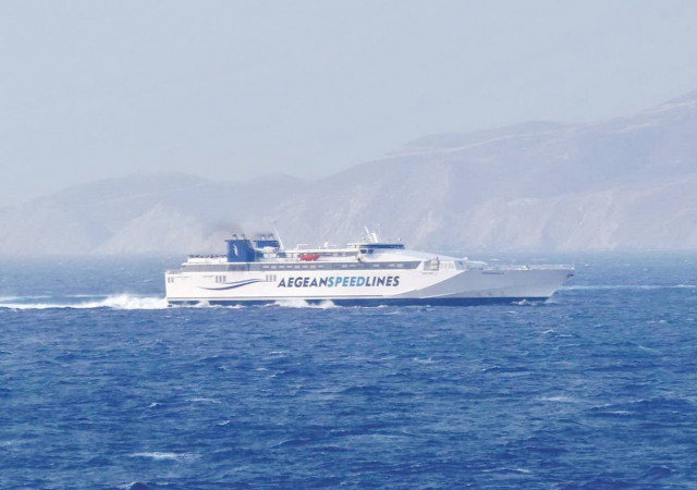 Μήλος: Πρόσκρουση του επιβατικού πλοίου στην προβλήτα του λιμανιού