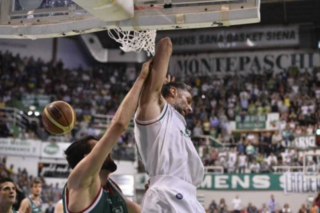 Σιένα: Το απίστευτο κάρφωμα του Ρες! (video)