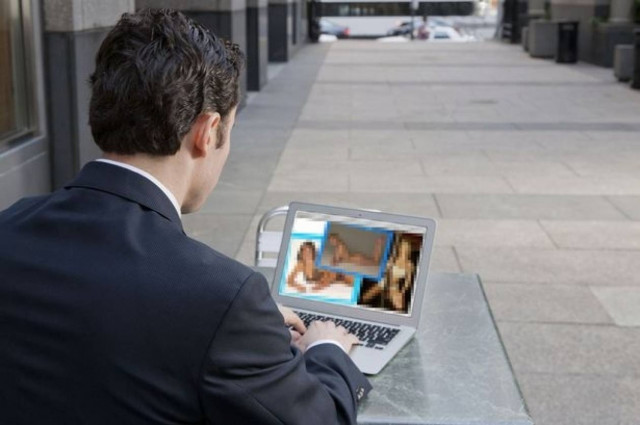 Έρευνα: Το πολύ πορνό σας κάνει...