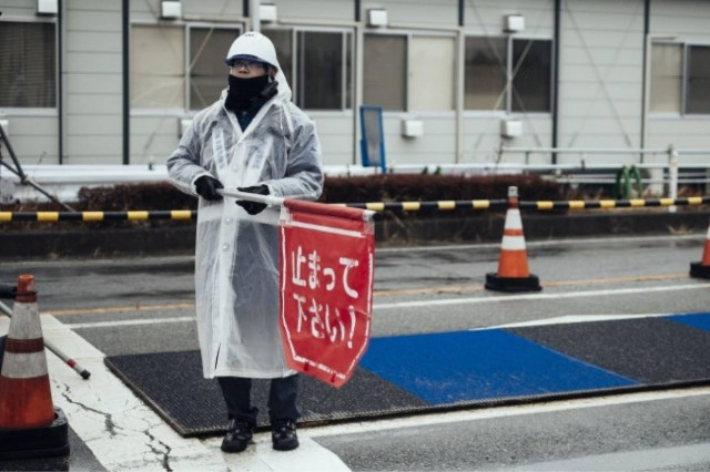 Τον τρόμο σκορπίζει στην πόλη άγνωστος που πλησιάζει γυναίκες και...