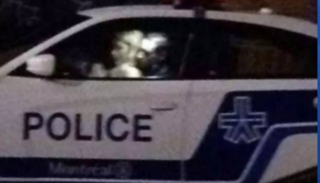 Αστυνομικοί κάνουν σεξ σε περιπολικό! (pic)