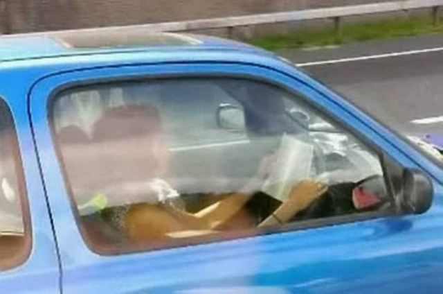 Ο ορισμός της επικίνδυνης οδήγησης! (pics)