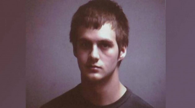 Δολοφόνησε τους γονείς του! (βίντεο)