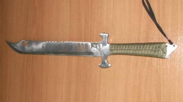 Αγρίνιο: Άλλος έκρυβε ξίφος, άλλος καπνό