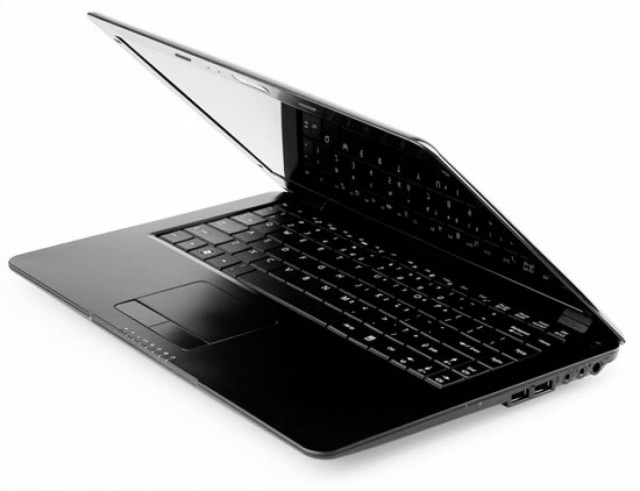 Μπαινόβγαινε σε σχολείο της Καλαμάτας και έκλεβε υπολογιστές