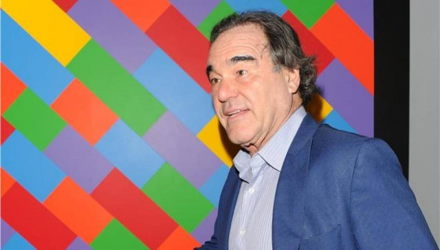 Ο Όλιβερ Στόουν πανηγύρισε για τον ΣΥΡΙΖΑ