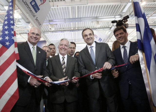 Σαμαράς: Ήπιε ούζο στα «Ποσειδώνια» (photos)