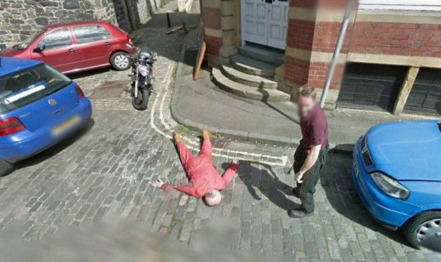 Η υπηρεσία Google Street View, ανακάλυψε δολοφονία! (pics)