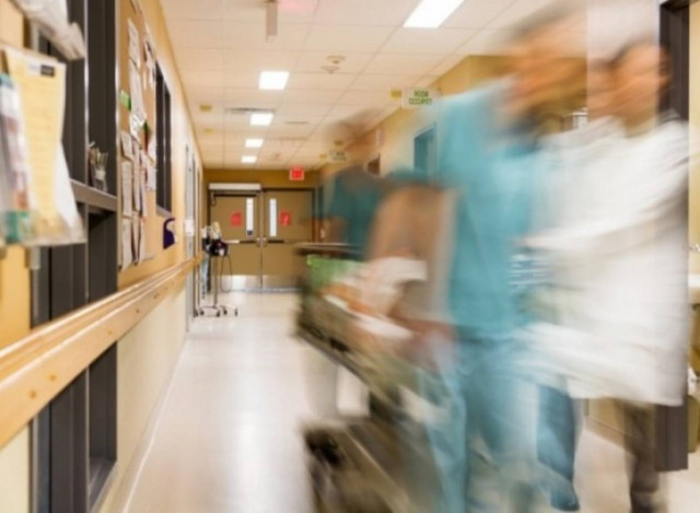 ΕΣΥ: Οι πετσοκομμένοι προϋπολογισμοί και η νοσηλεία των ανασφάλιστων