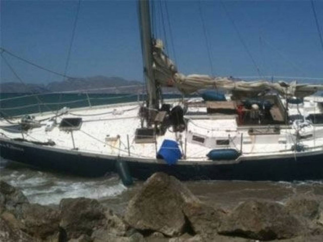 Προσάραξη ιστιοφόρου σκάφους σε ύφαλο στη Σκιάθο