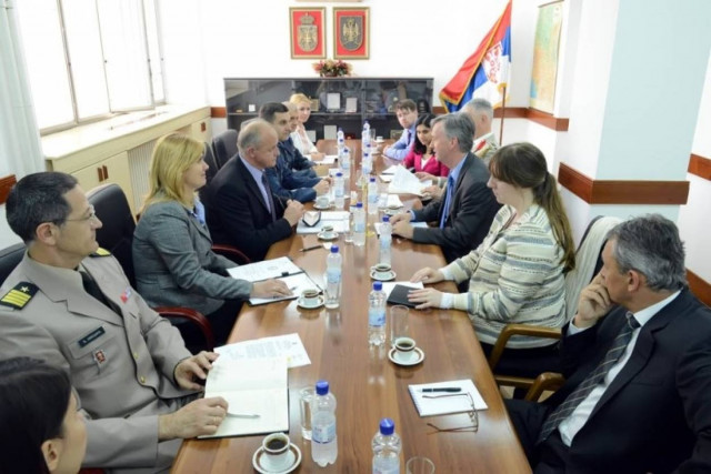 Σερβία: Καταγγελίες για λογοκρισία και πλαστό διδακτορικό υπουργού