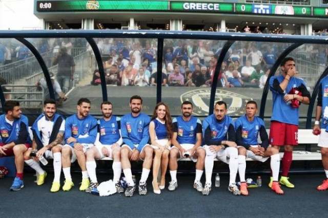 Εθνική Ελλάδας: Έκλεψε την παράσταση η Καλομοίρα λίγο πριν το Μουντιάλ (pics)