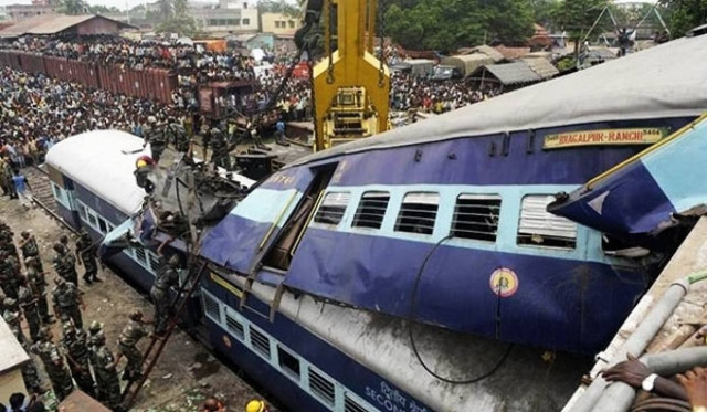Σύγκρουση δύο αμαξοστοιχιών με 10 νεκρούς στο Ιράν