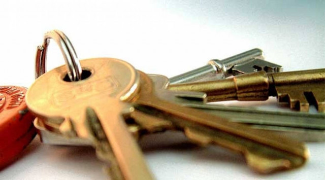 Τρίκαλα: Κλειδαράς απελευθέρωσε καθηγητές και μαθητές