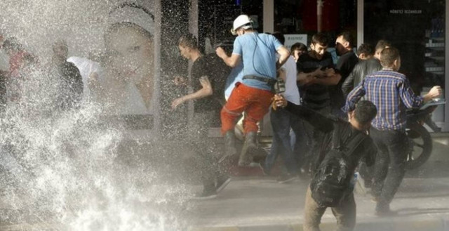 Επεισόδια στην Τουρκία: Ένας διαδηλωτής νεκρός και πολλοί τραυματίες