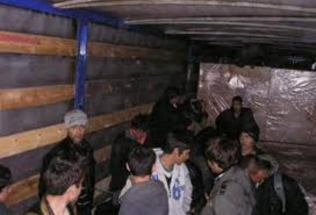 Κιλκίς: Χειροπέδες σε 18 αλλοδαπούς στην Ειδομένη