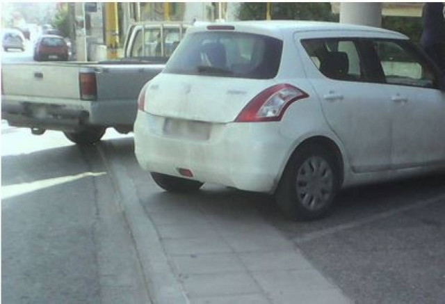 Δεν φαντάζεστε που παρκάρουν οι Κρητικοί – Δείτε φωτογραφίες