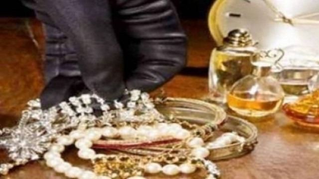 Χρυσούπολη: Πενταμελής σπείρα με μεγάλη λεία σε μετρητά και χρυσαφικά !