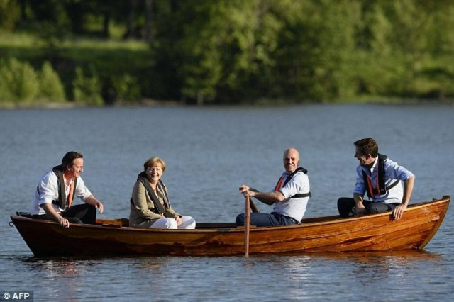 Η... βαρκάδα της Μέρκελ (pics)