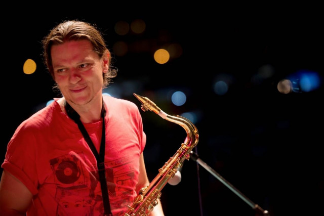 East n Blues στο café του Νομισματικού Μουσείου