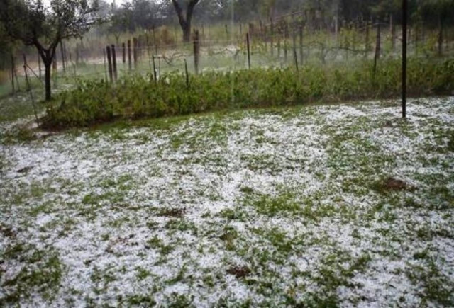 Ιωάννινα: Έντονη χαλαζόπτωση σε πολλές περιοχές