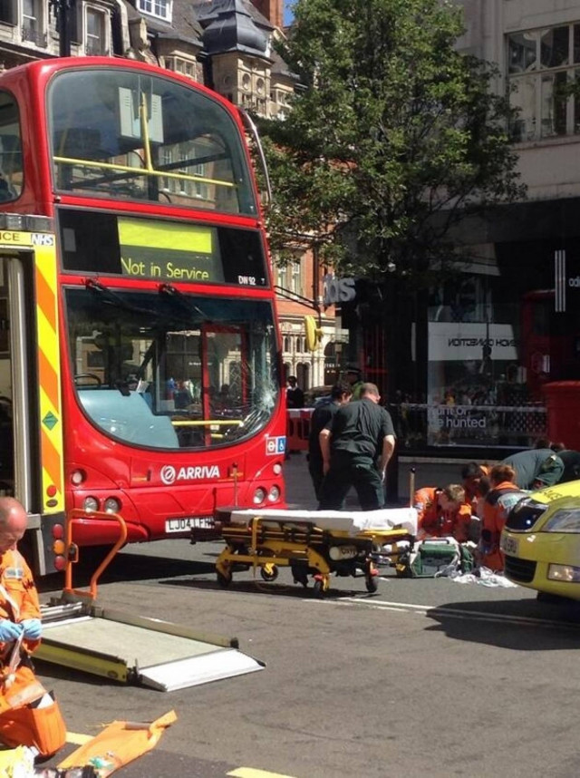 Τραγικό δυστύχημα με διώροφο λεωφορείο