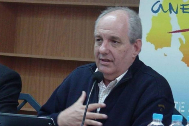 Κουίκ: Να σταματήσει η κυβέρνηση να παίζει την Μπερλίνα!