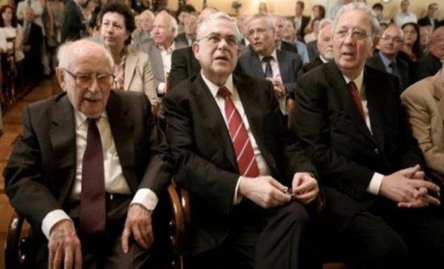 Επανεμφάνιση του Λ. Παπαδήμου