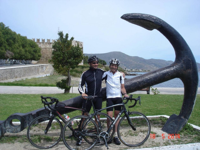 Θα ταξιδέψουν από το Λονδίνο στην Κάρυστο με ποδήλατο!