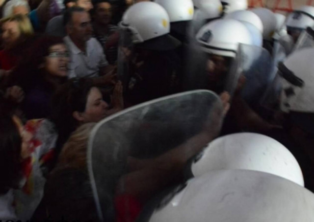 ΜΑΤ χτύπησαν φωτογράφο