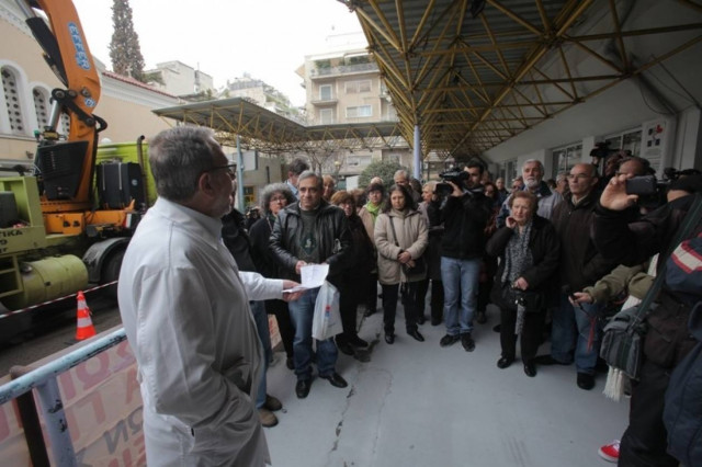 «Αποκλεισμένα» τα δημόσια νοσοκομεία από τη ρομποτική χειρουργική