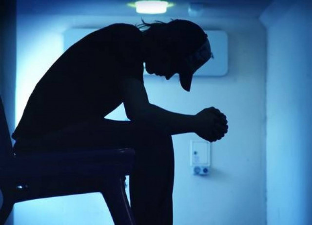 Δέκα χιλιάδες αυτοκτόνησαν λόγω κρίσης, λέει νέα έρευνα