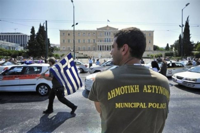 Συνεχίζουν τις κινητοποιήσεις τους οι δημοτικοί αστυνομικοί