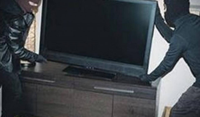 Αλεξανδρούπολη: Νεαροί κλέφτες… ξάφριζαν ακριβές τηλεοράσεις