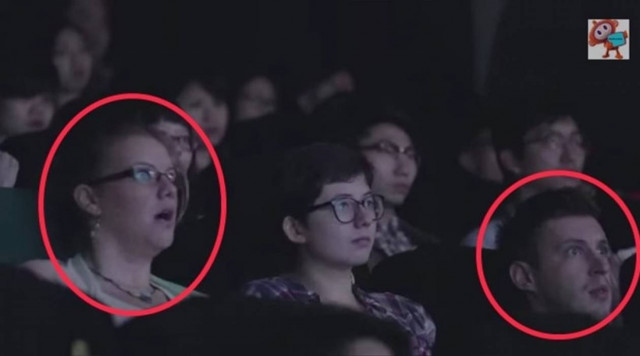 Αν δεις αυτό δεν θα ξαναπαίξεις με το κινητό σου όταν οδηγείς! (vid)