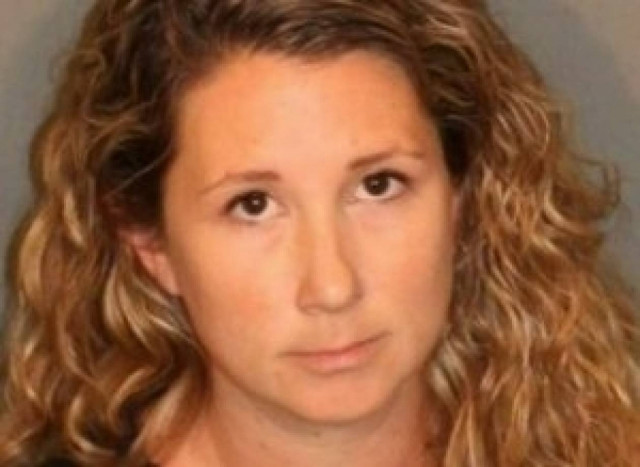 Αυτή είναι η δασκάλα που βίαζε επί 4 χρόνια μια 15χρονη μαθήτριά της