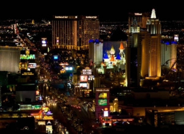 ΣΟΚ: Μητέρα πέταξε τα παιδιά της στο κενό και μετά πήδηξε