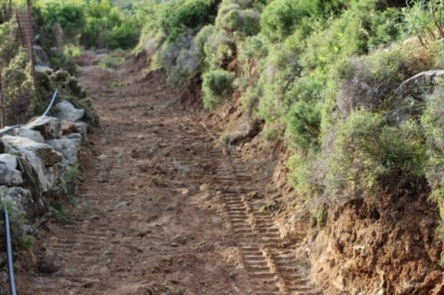 Ασυνείδητος ιδιώτης κατέστρεψε ιερό μονοπάτι στη Νάξο