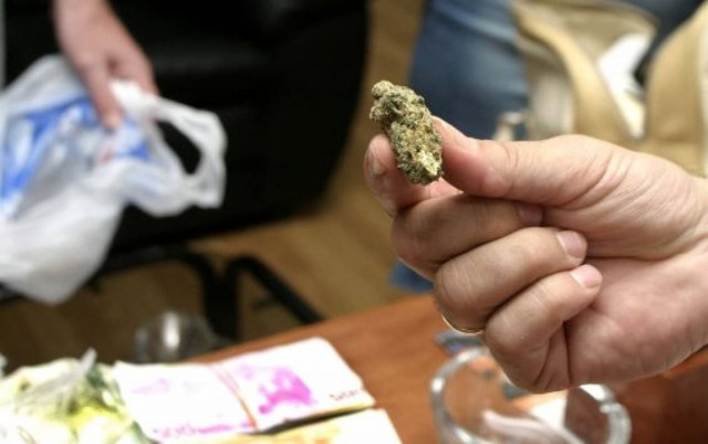 Συλλήψεις για χασίς σε Λάρισα και Βόλο