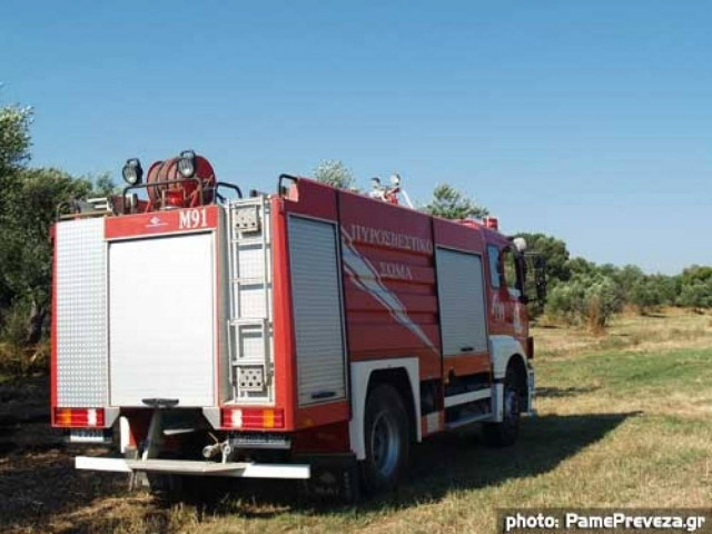 Φωτιά ξέσπασε σε χωράφι στην Πρέβεζα