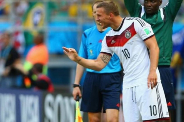 Μουντιάλ 2014: Η selfie της Μέρκελ με τον Ποντόλσκι! (tweet)