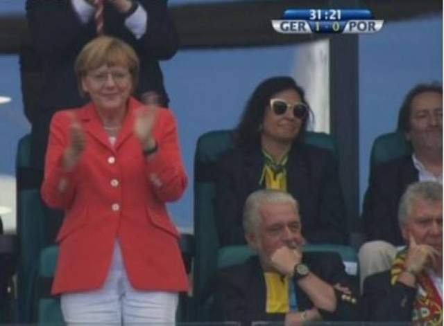 Παγκόσμιο Κύπελλο Ποδοσφαίρου 2014: Έτσι πανηγύρισε η Μέρκελ (photo)