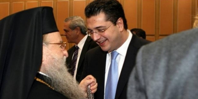 «Ποδαρικό» Άνθιμου στο γραφείο του Τζτιτζικώστα