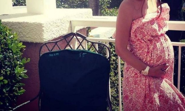 Δε θα πιστεύετε ποια τραγουδίστρια περιμένει το πρώτο της παιδί
