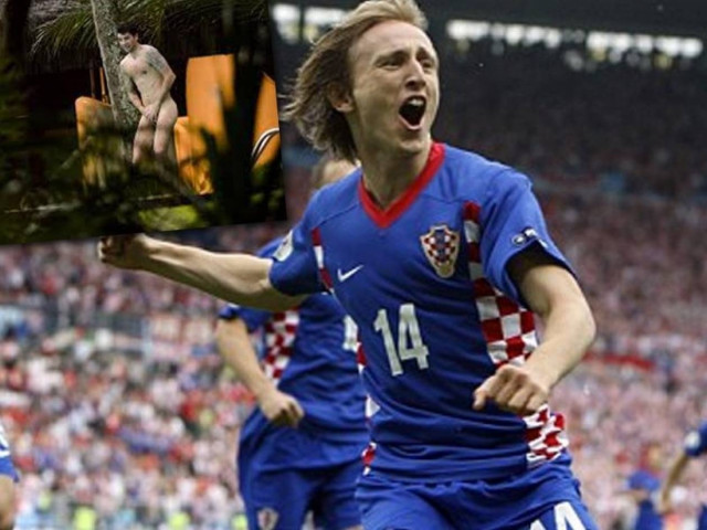 Έξαλλοι οι «γυμνοί» Κροάτες με παπαράτσι και ΜΜΕ