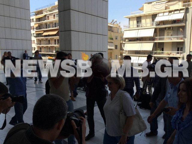 Στις 25 Ιουνίου η απολογία της Ε. Ζαρούλια (pics)