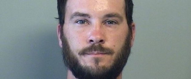 Τον έπιασαν να αυνανίζεται, μέρα-μεσημέρι, μέσα σε πολυκατάστημα!